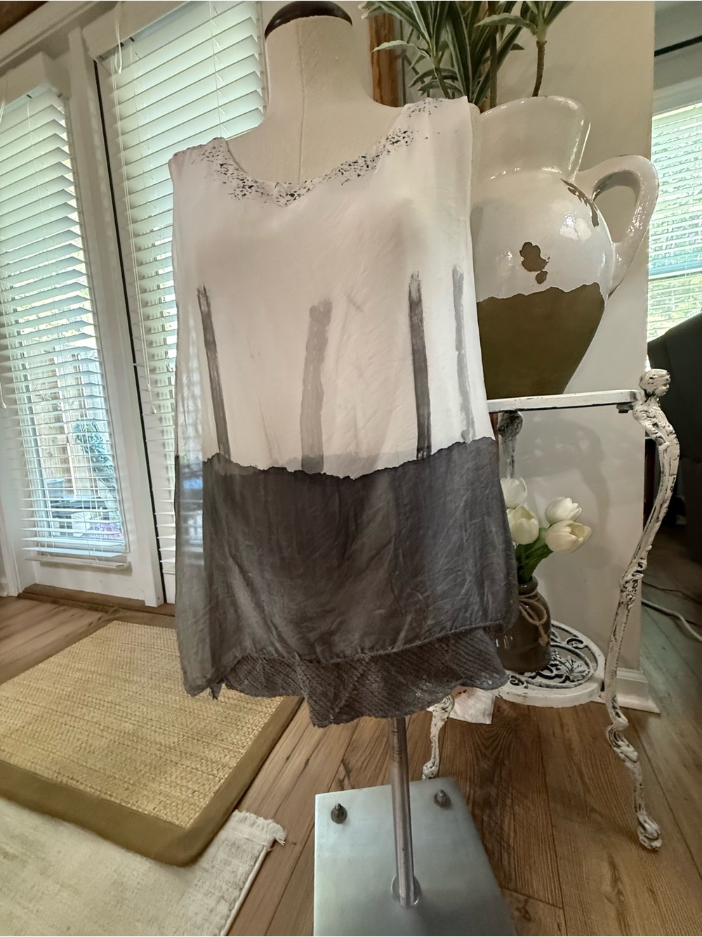 Silk Women's Two-Tone Scoop Neck Sleeveless Top - White & Gray